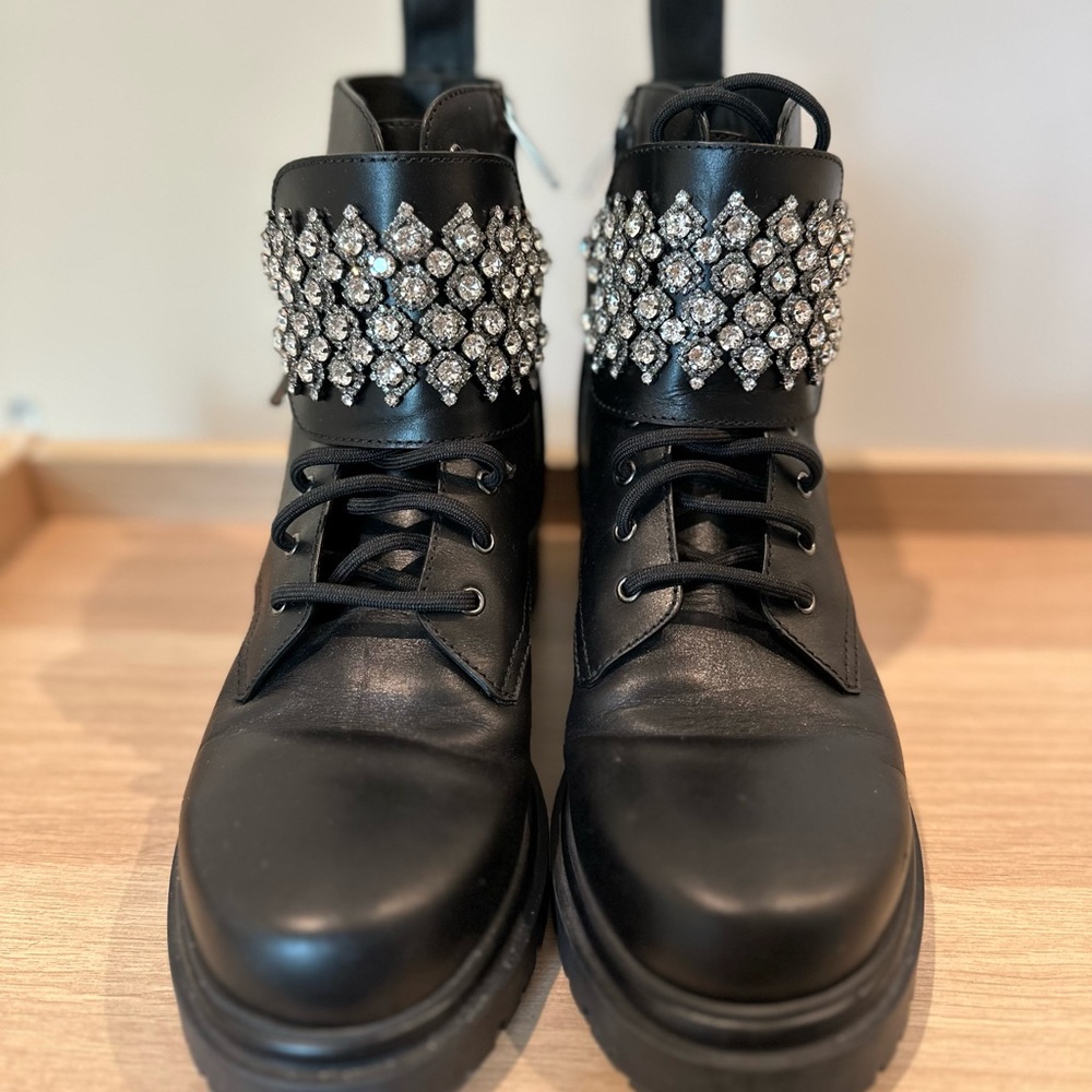 Rene Caovilla boot size 6